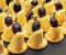 Krakersowe koreczki z żółtym serem